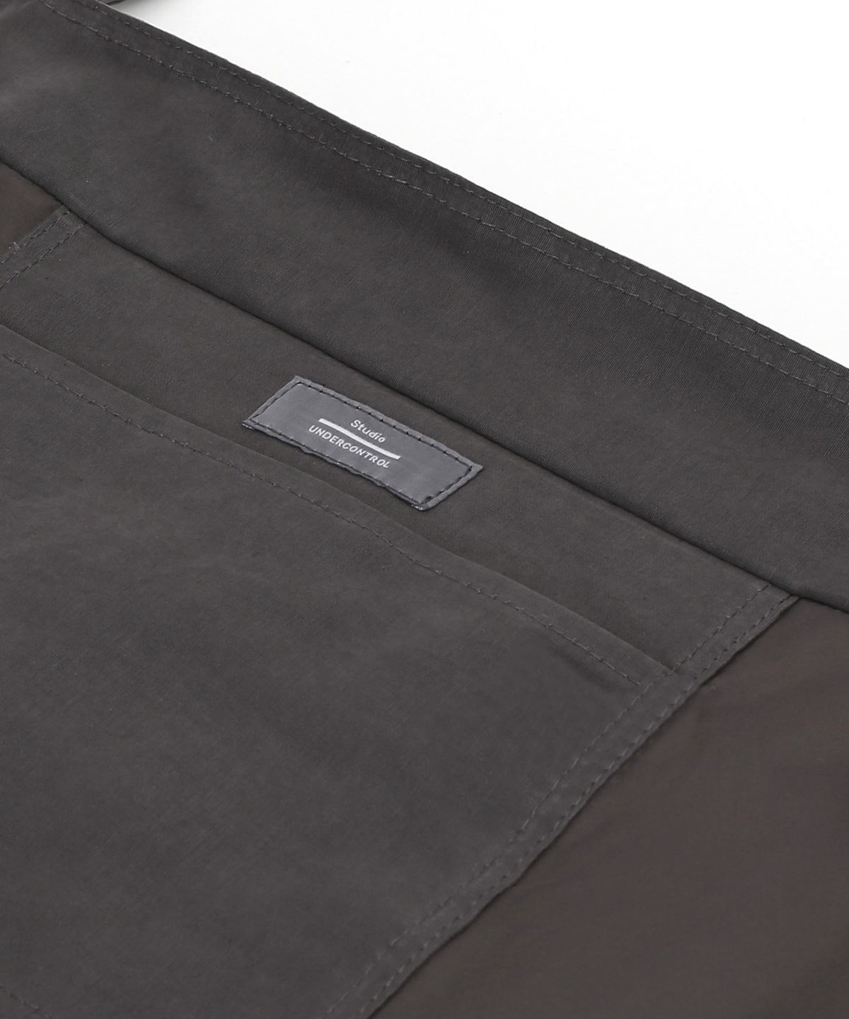 언더컨트롤 스튜디오(UNDERCONTROL STUDIO) 캐주얼 숄더백 LADDER BAG / WRINKLE / NPC / DAWN CHARCOAL