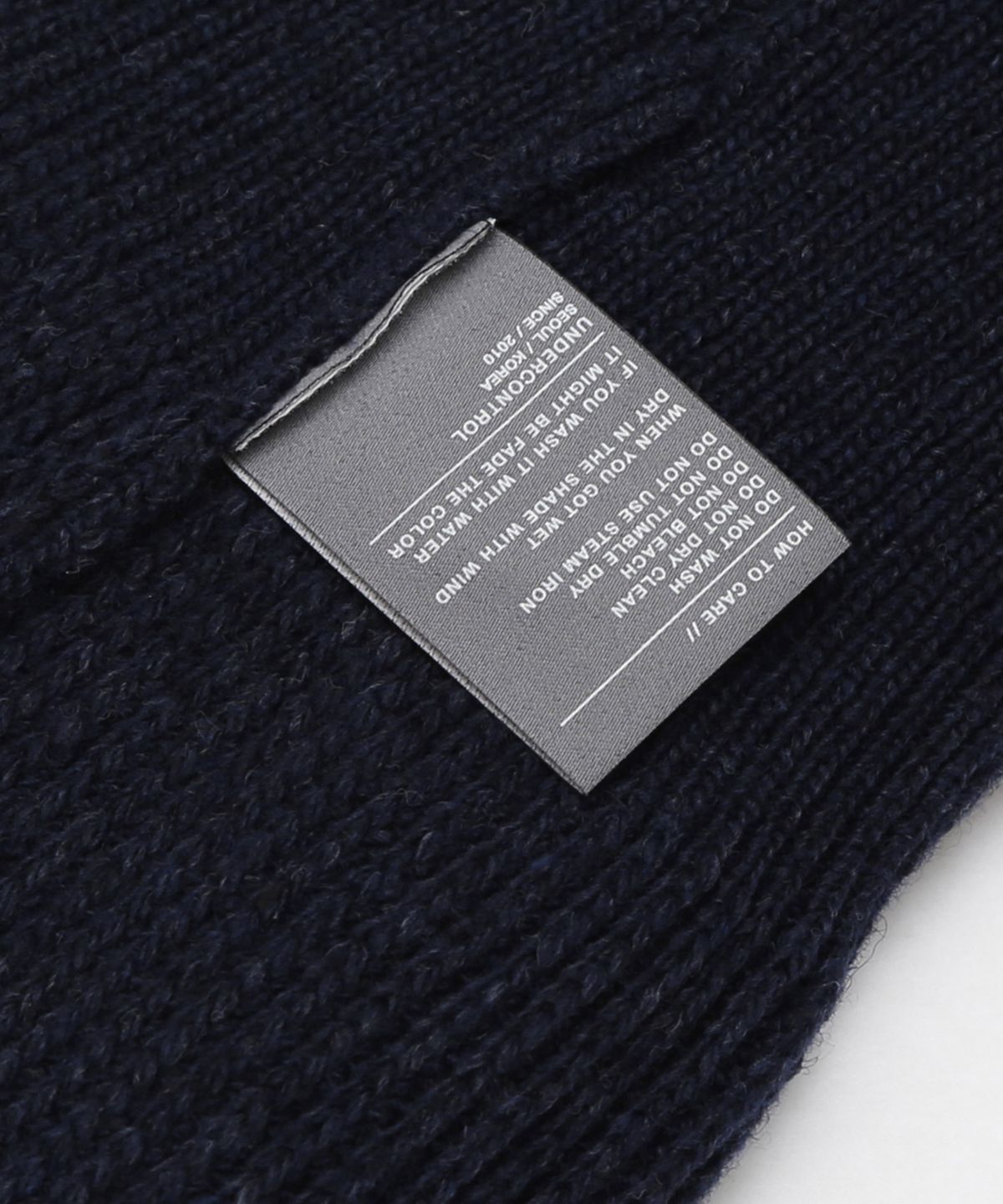 언더컨트롤 스튜디오(UNDERCONTROL STUDIO) 겨울 머플러 SLEEVE MUFFLER / LAMBS WOOL / HT NAVY