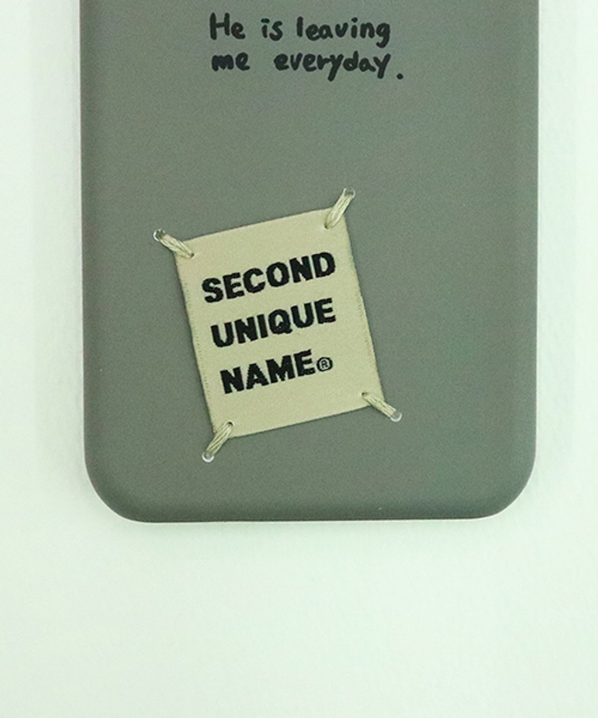 세컨드유니크네임(SECOND UNIQUE NAME) SUN CASE GRAPHIC STORY OF FALL WARMGRAY (BEIGE TAG)