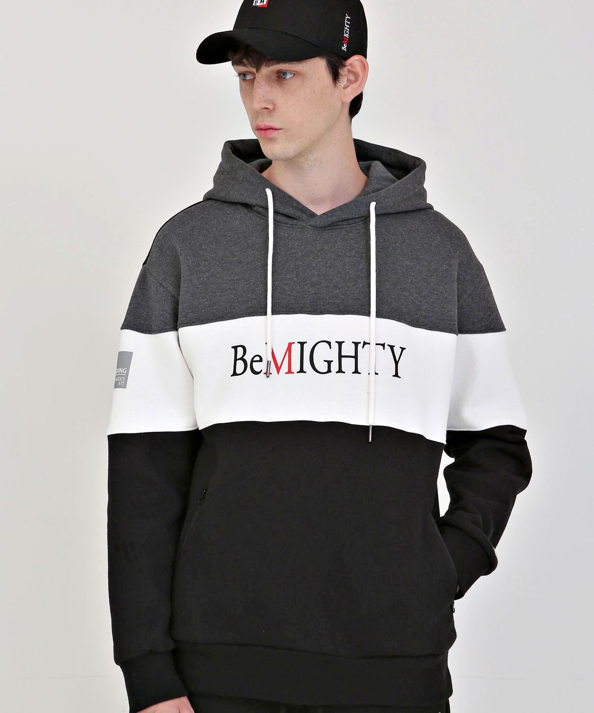 비마이티(BEMIGHTY) 3M전사나염 블록 절개 오버핏 기모 후드티 그레이