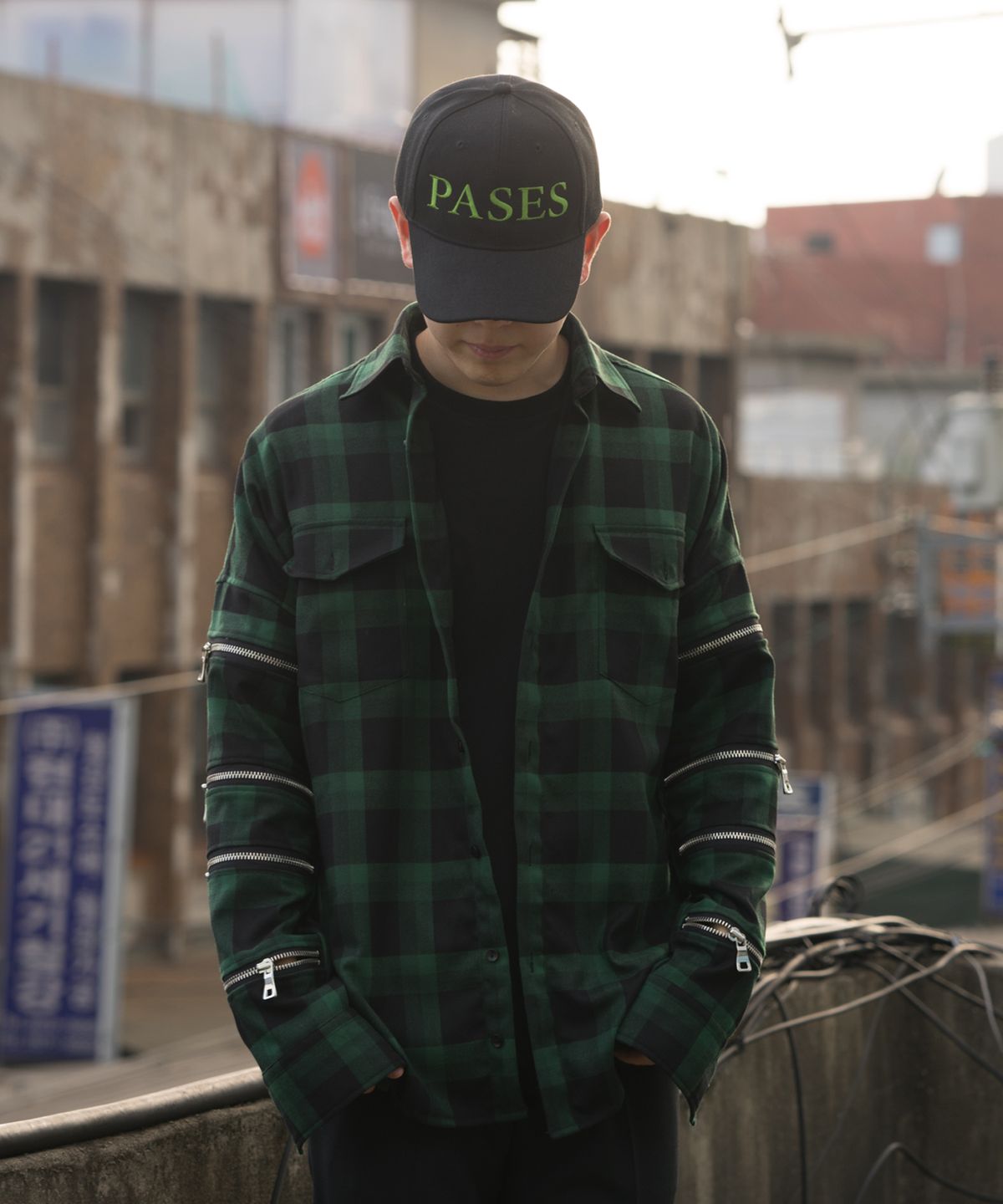 파세스(PASES) 지퍼 바이커 셔츠 - 그린