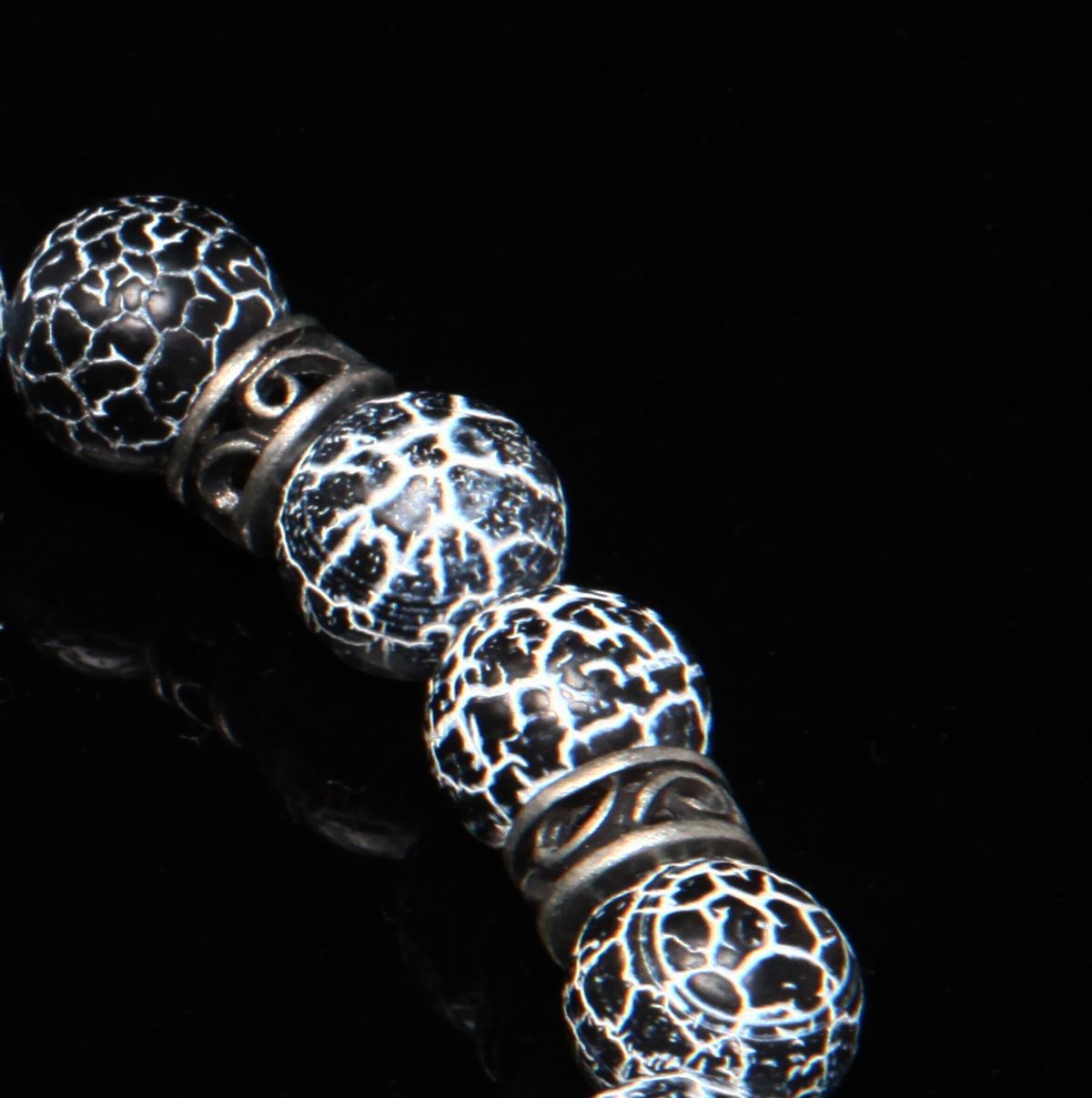 에잇볼륨(EIGHTVOLUME) EV Crack Bead Bracelet(Black)