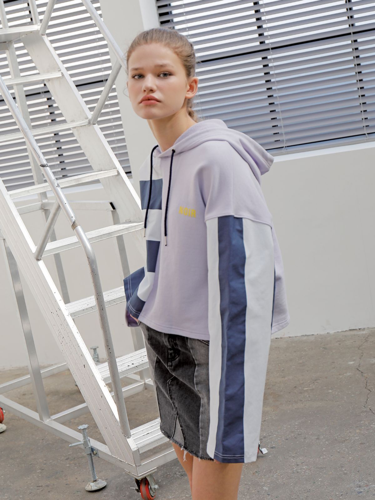 느와(NOIR) Mag Hoodie
