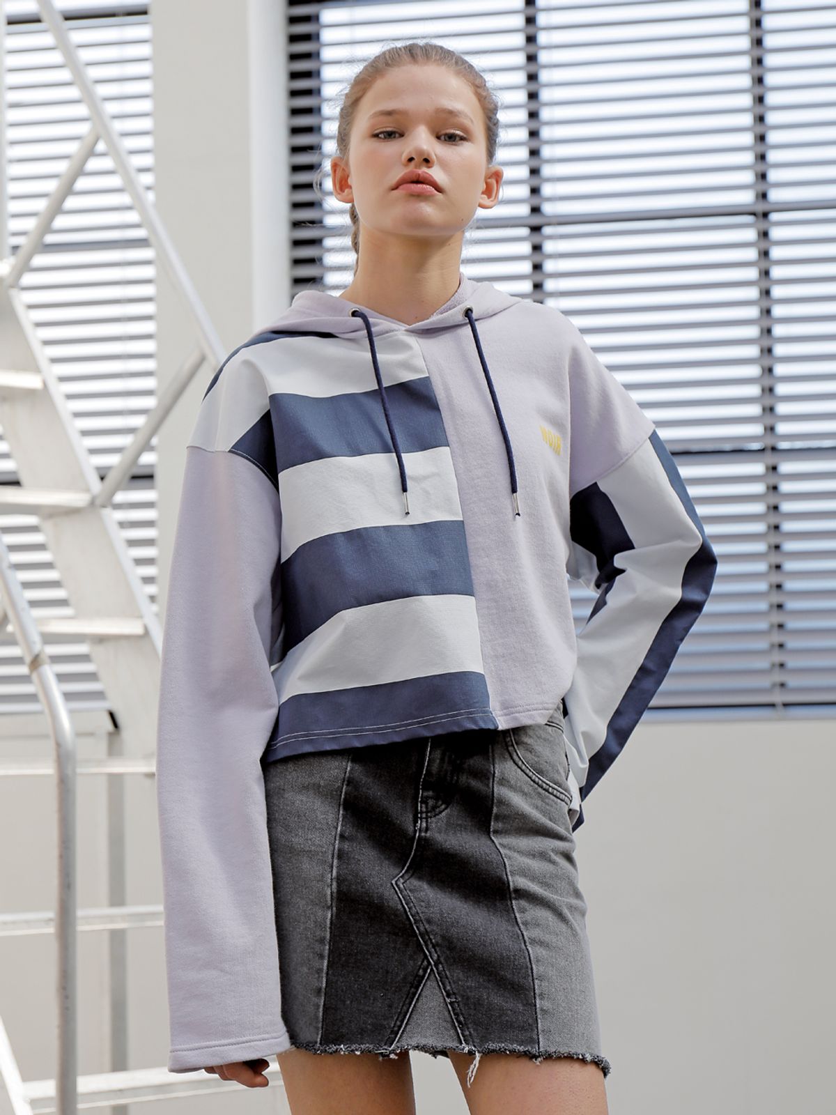 느와(NOIR) Mag Hoodie