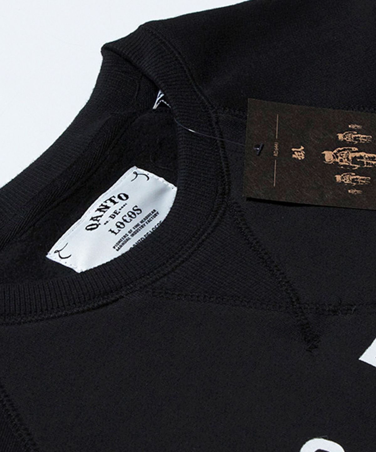 콴토데로코스(QANTO DE LOCOS) QANTO STREET_CREWNECK_BLACK