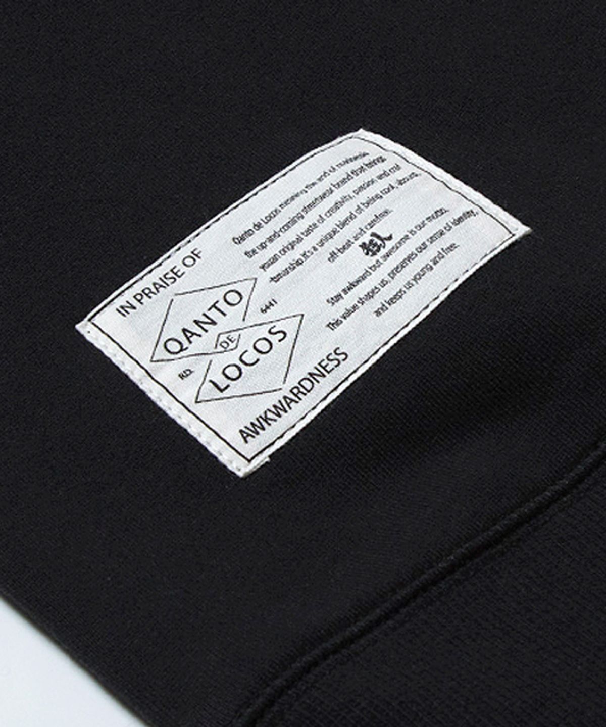 콴토데로코스(QANTO DE LOCOS) TATTOOED MAN_CREWNECK_BLACK