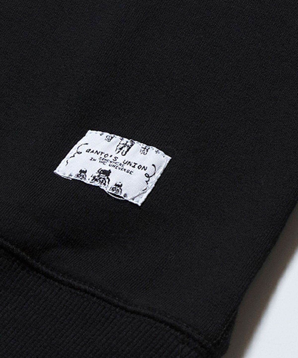 콴토데로코스(QANTO DE LOCOS) TATTOOED MAN_CREWNECK_BLACK