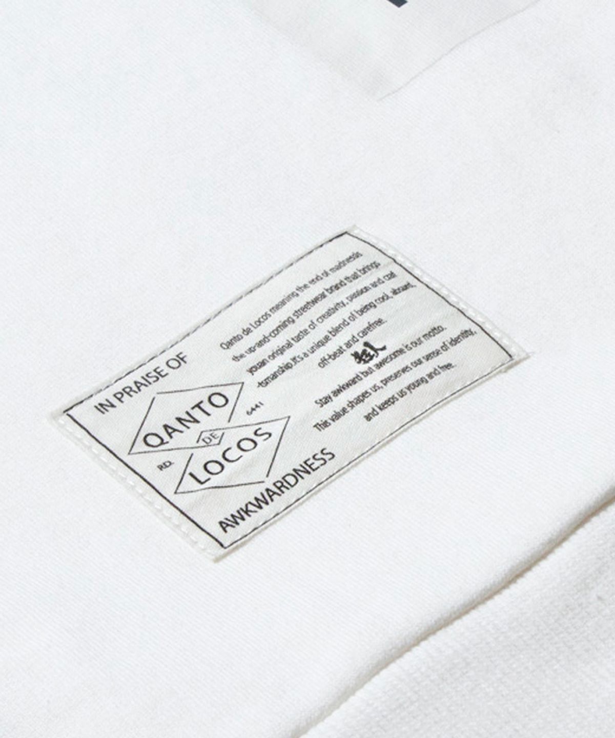 콴토데로코스(QANTO DE LOCOS) TATTOOED MAN_CREWNECK_IVORY