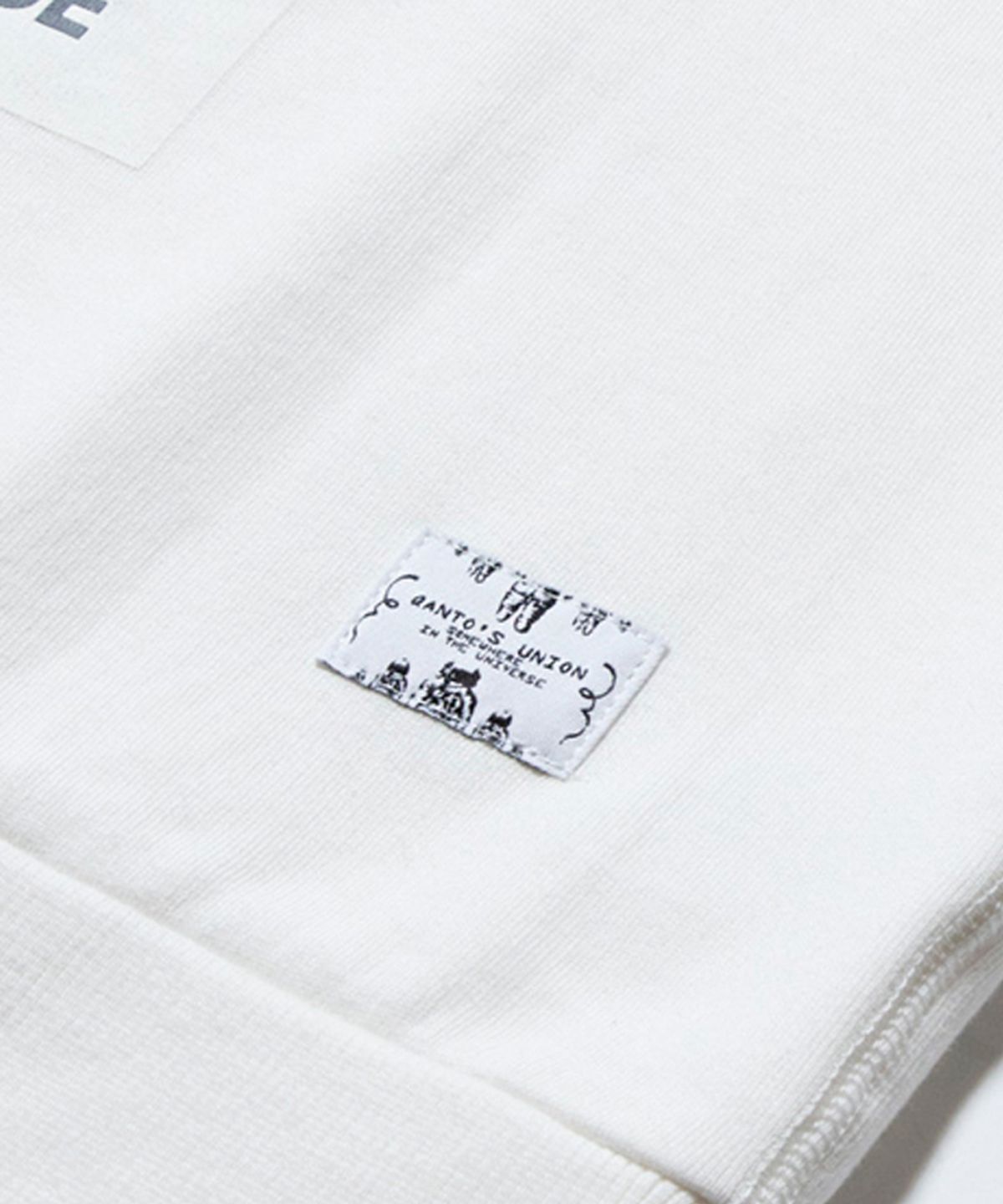 콴토데로코스(QANTO DE LOCOS) TATTOOED MAN_CREWNECK_IVORY