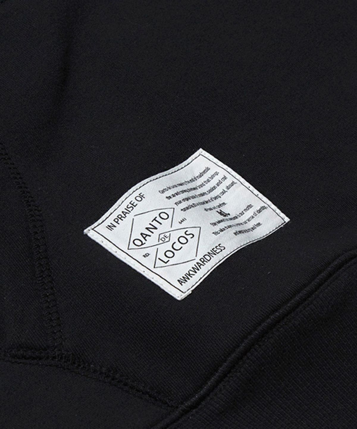 콴토데로코스(QANTO DE LOCOS) EMB SPACEMAN_CREWNECK_BLACK