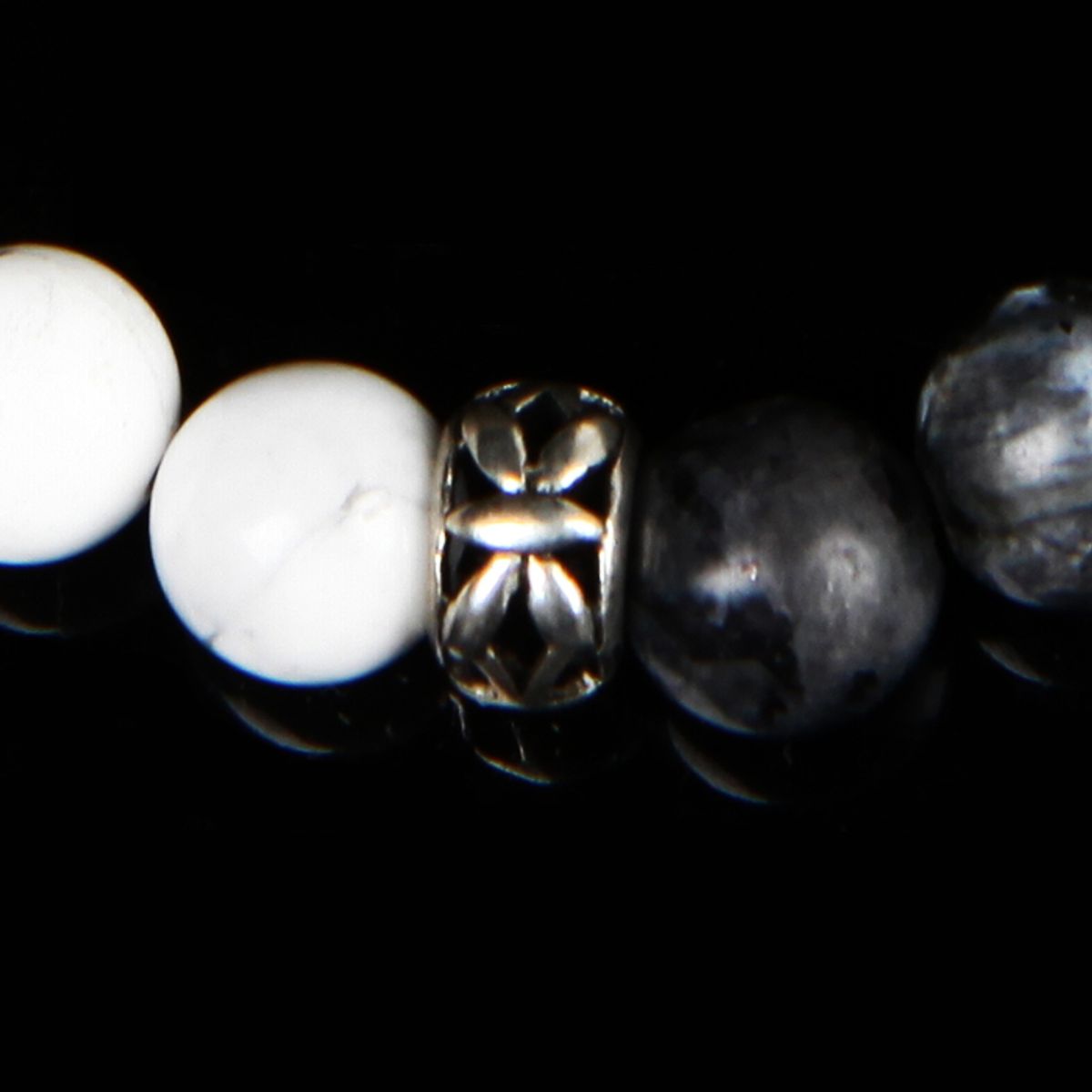 에잇볼륨(EIGHTVOLUME) EV Quartering Bead Bracelet(B&W)