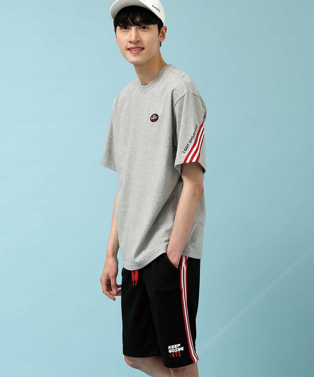 비마이티(BEMIGHTY) 사선 테이핑 스포티 반팔티 그레이