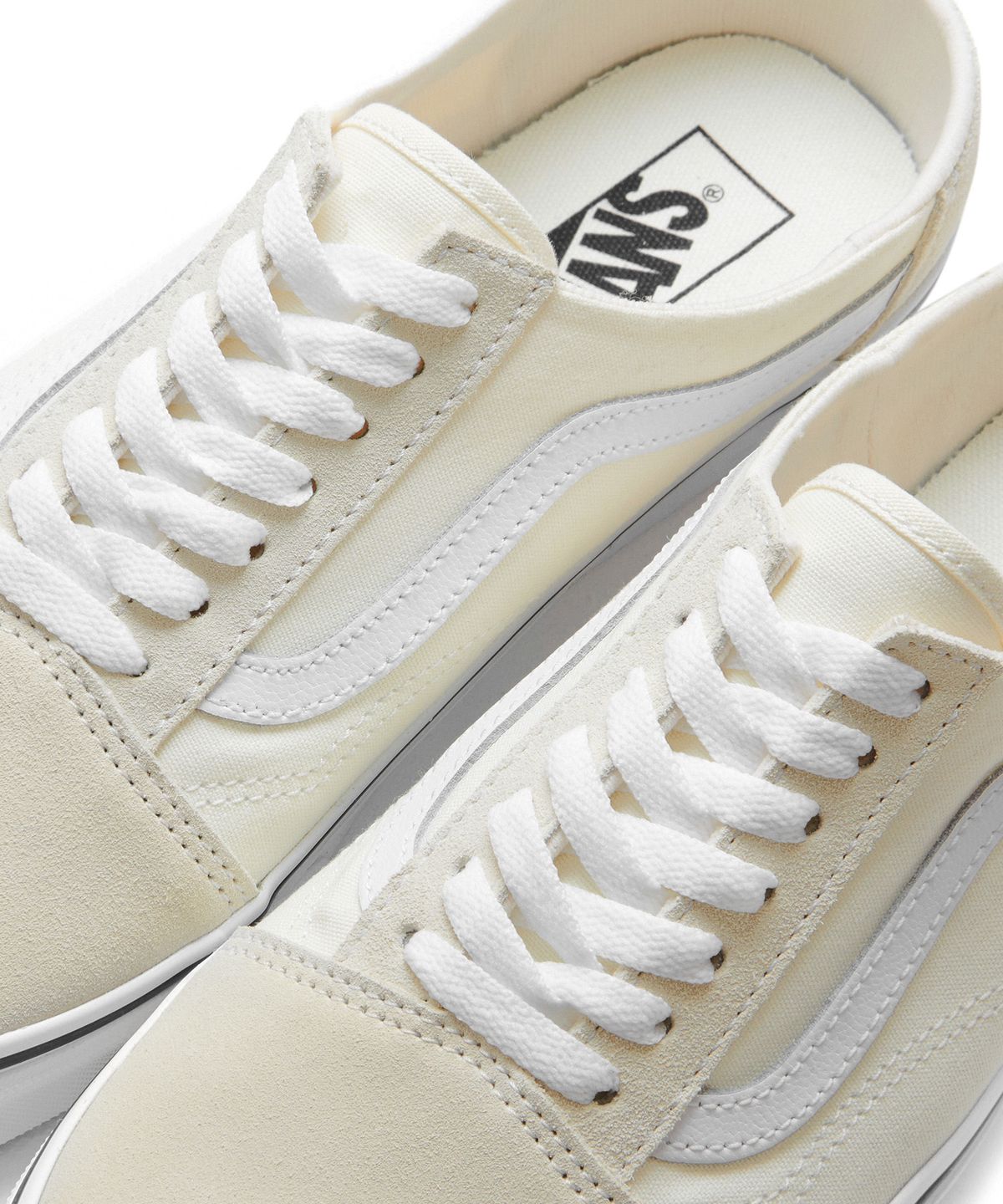 반스(VANS) 올드스쿨 뮬 - 클래식화이트:트루화이트 / VN0A3MUSFRL1