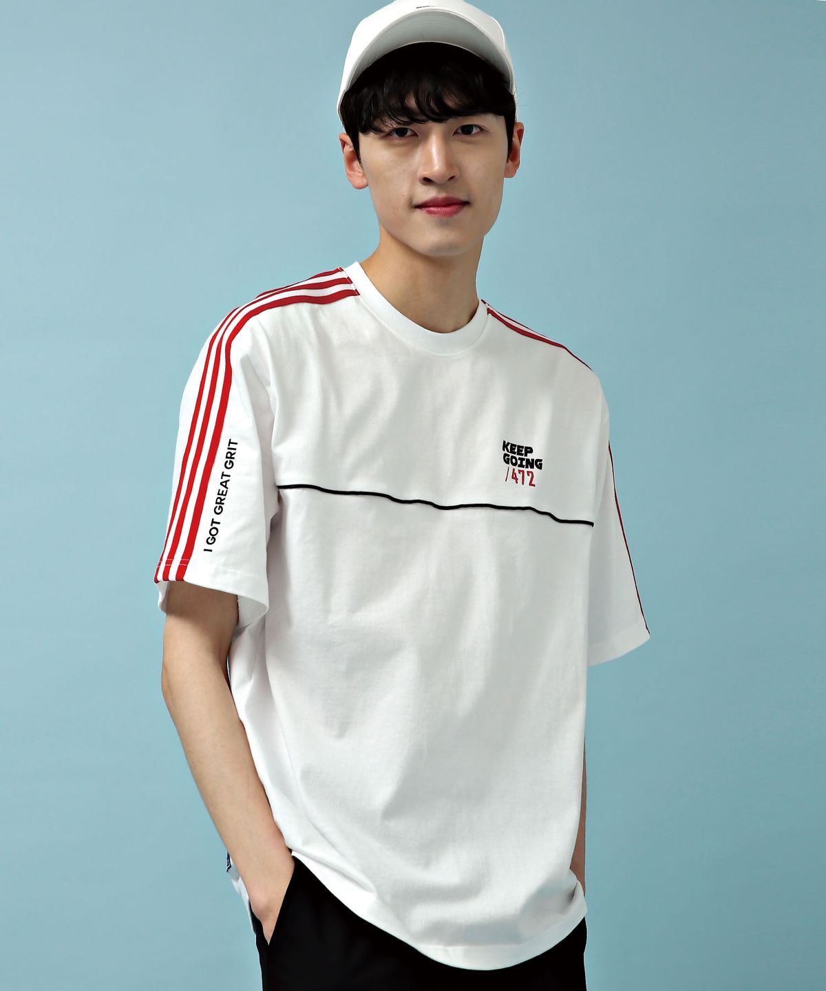 비마이티(BEMIGHTY) 파이핑 절개 소매 테이핑 반팔티 화이트