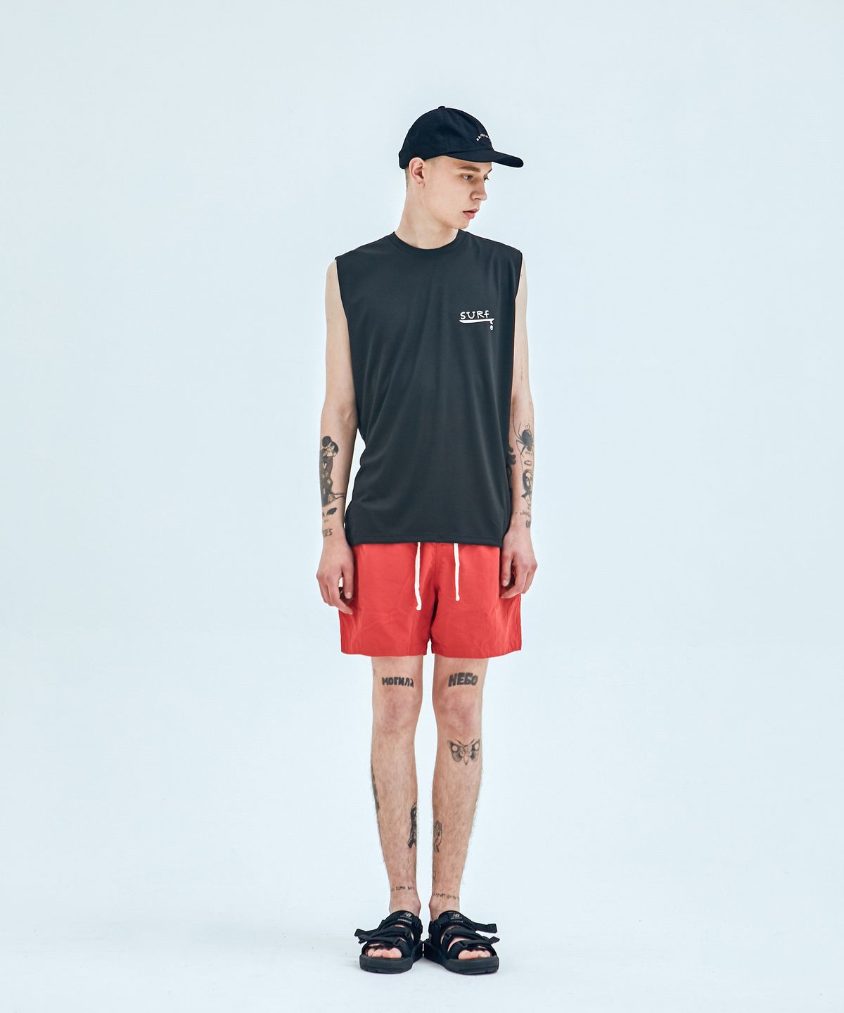 게인스보로(GAINSBORO) 쿨모어 서프 슬리브리스 블랙