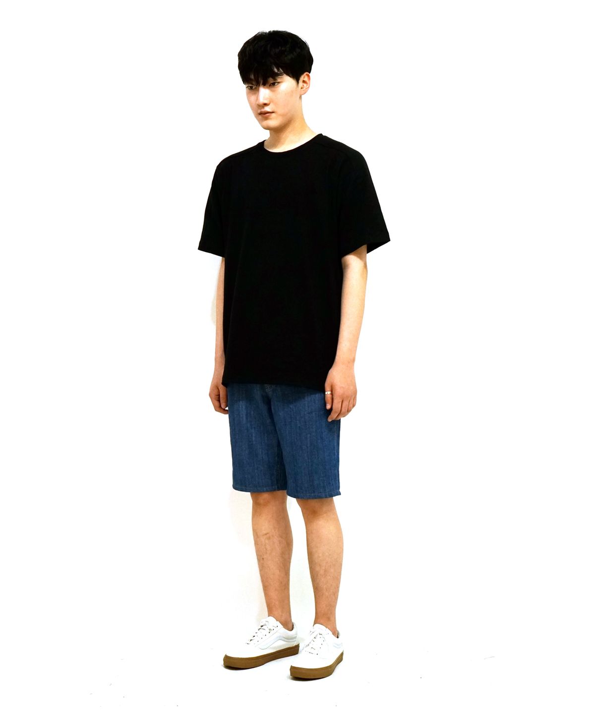 언터치드(UNTOUCHED) 린넨 데님 하프 - 미들 블루