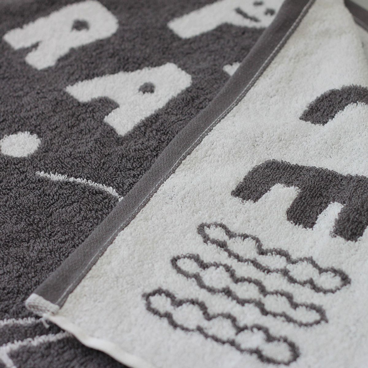 서커스보이밴드(CIRCUSBOYBAND) CBB Beach towel 01