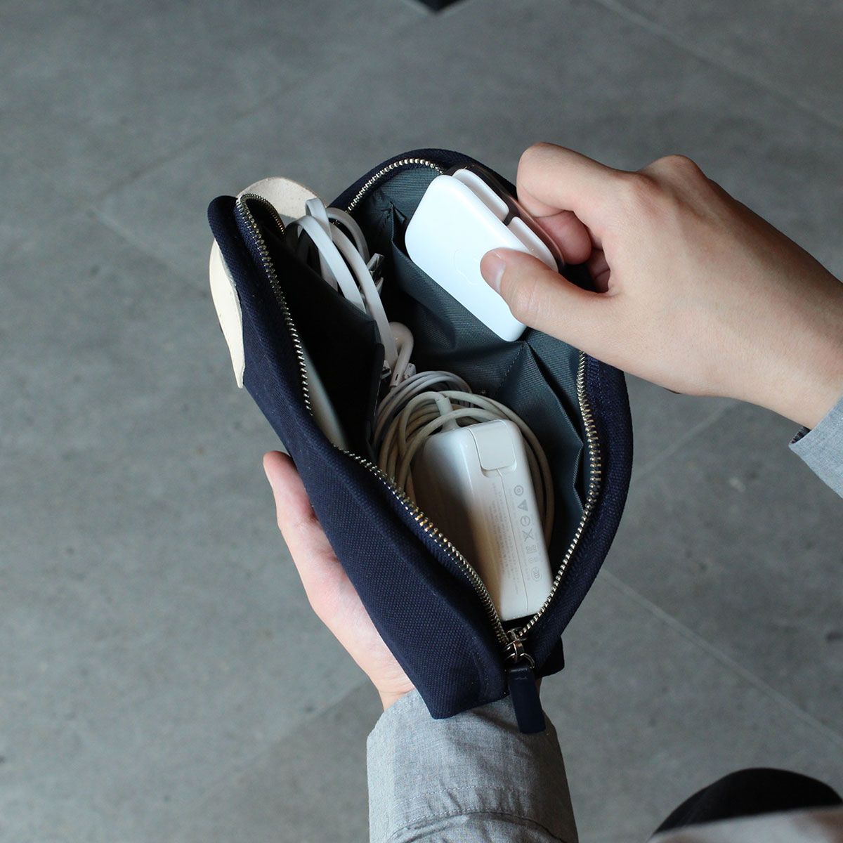 에가든(EGARDEN) iT Pouch (잇 파우치)_Navy