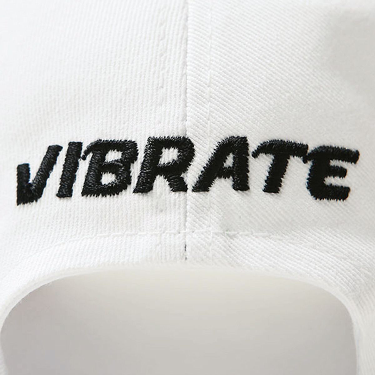 바이브레이트(VIBRATE) V LOGO BALL CAP (WHITE)