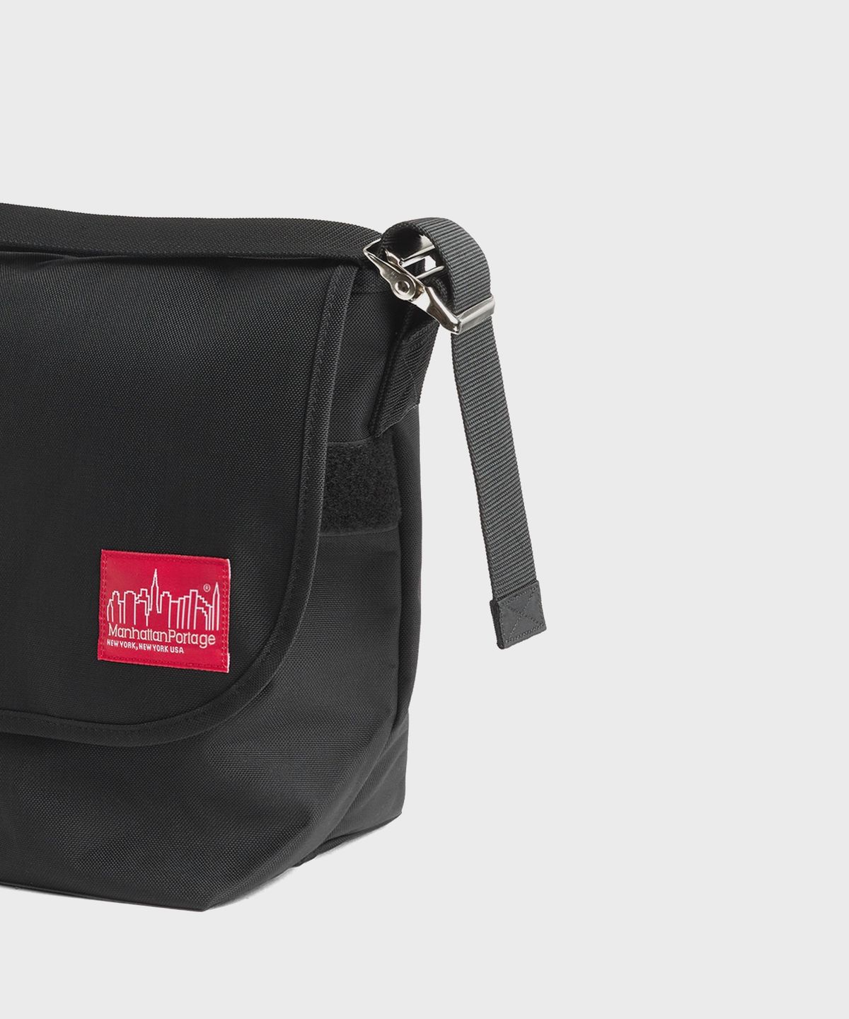 맨하탄 포티지(MANHATTAN PORTAGE) 1606V 빈티지 메신저백 M BLACK