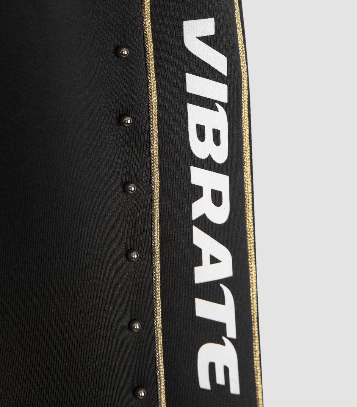 바이브레이트(VIBRATE) GOLDLINE SIDE LOGO PANTS (BLACK)