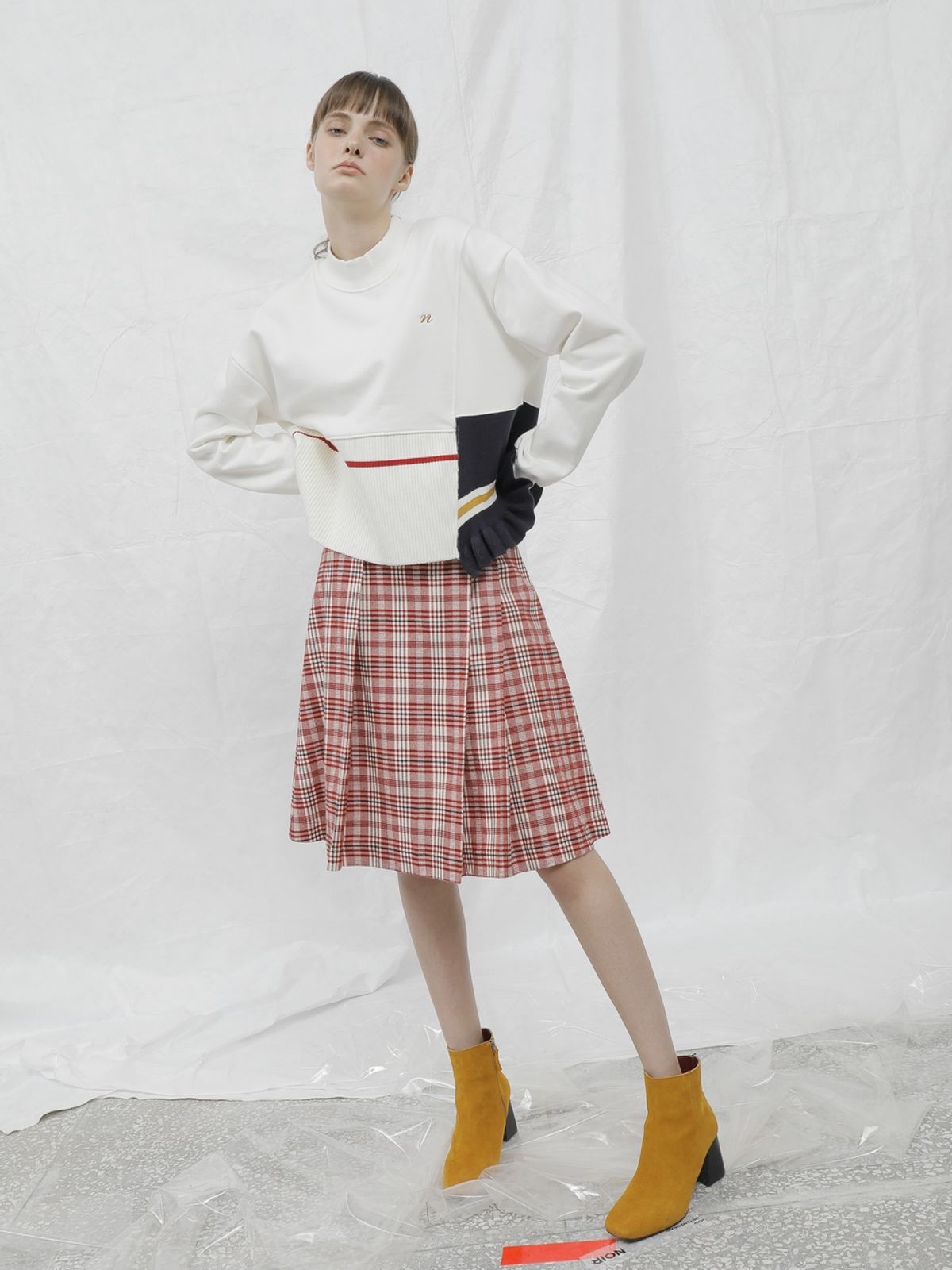 느와(NOIR) Chep Skirt
