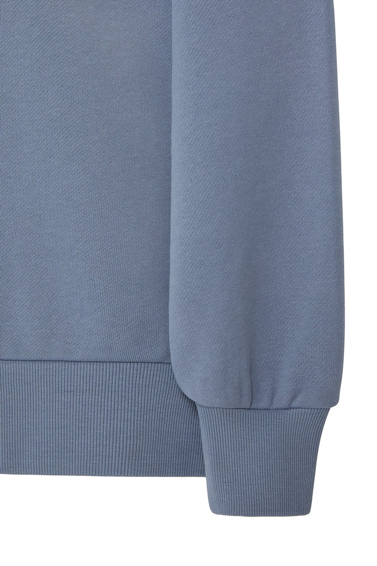 비바스튜디오(VIVASTUDIO) LOCATION CREWNECK [PASTEL BLUE]