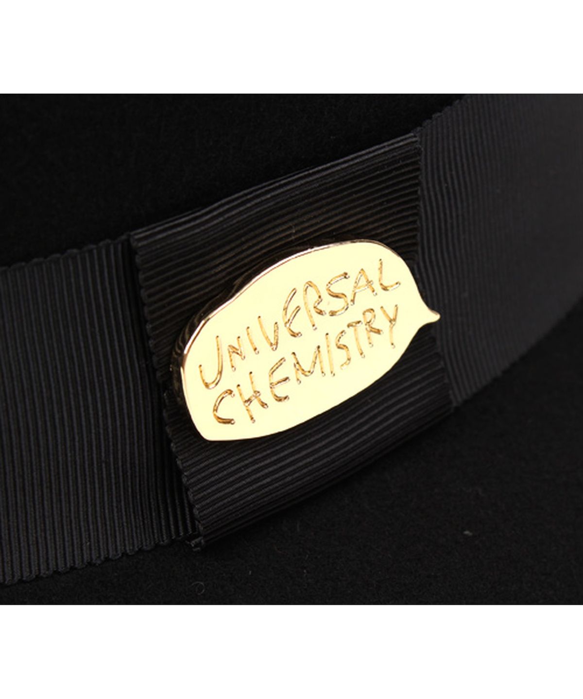 유니버셜 케미스트리(UNIVERSAL CHEMISTRY) Gold Metal Line Short Fedora 숏페도라