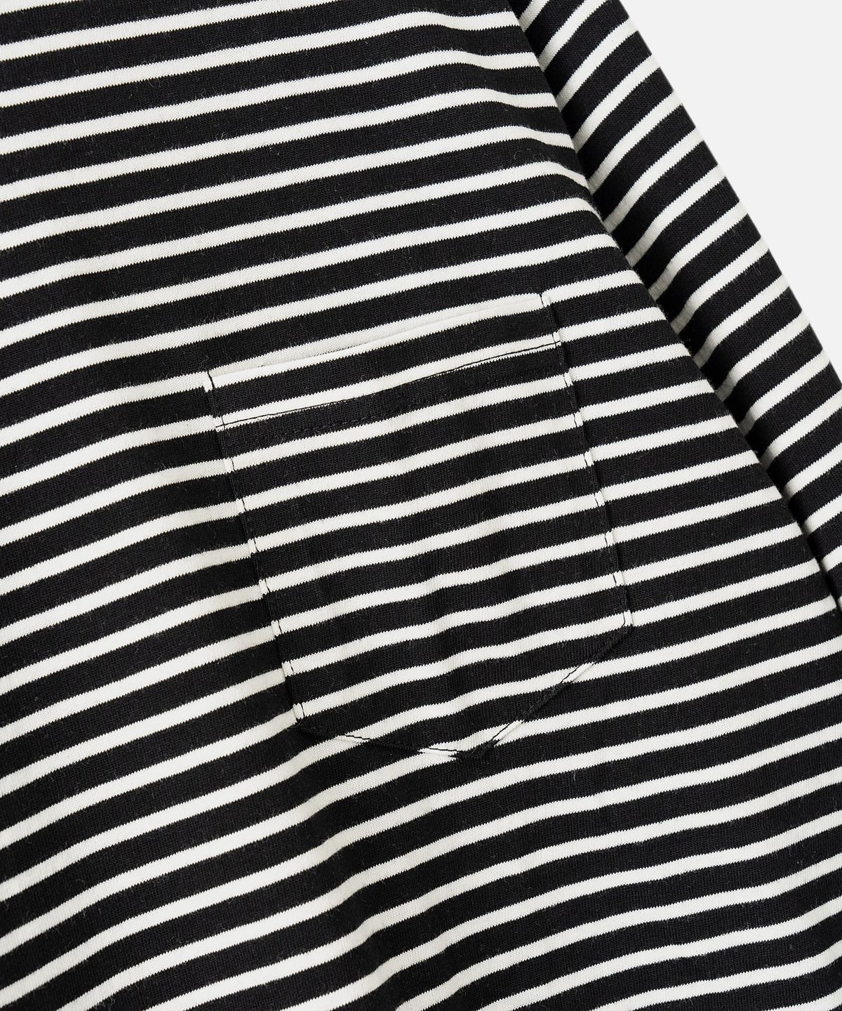 바스틱(VASTIC) 스탠다드 스트라이프 포켓 롱슬리브_블랙 / 화이트