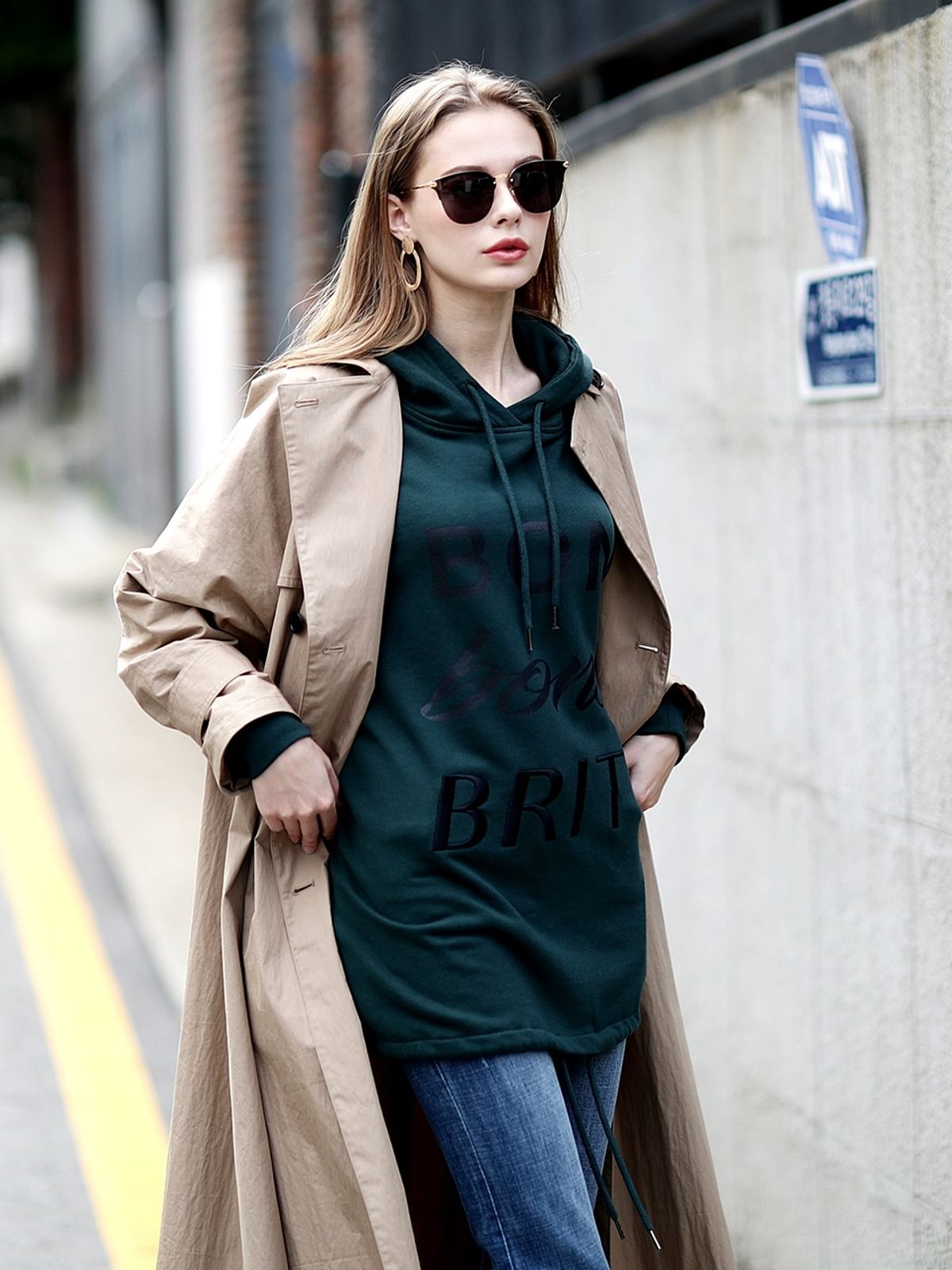 핀블랙(PINBLACK) 자수 레터링 후드 티셔츠 그린