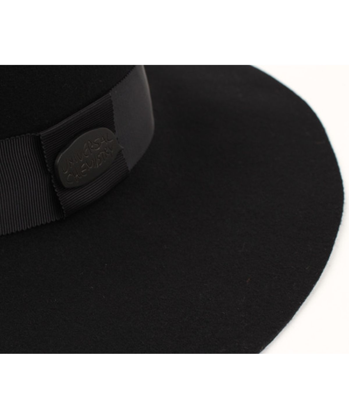 유니버셜 케미스트리(UNIVERSAL CHEMISTRY) Round BK Metal Line Wool BK Fedora 울페도라