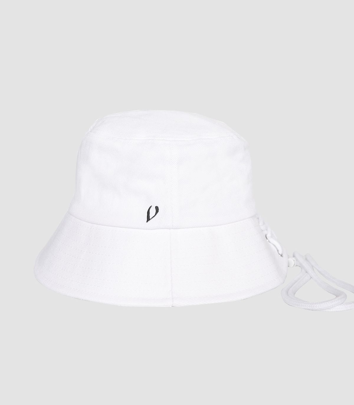 바이브레이트(VIBRATE) STRING POINT BUCKET HAT (white)