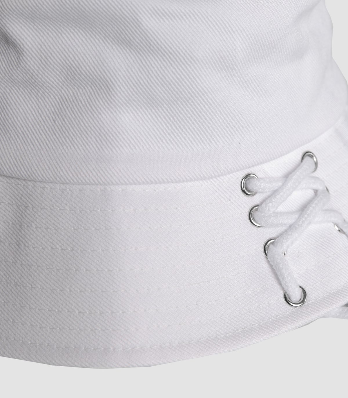 바이브레이트(VIBRATE) STRING POINT BUCKET HAT (white)