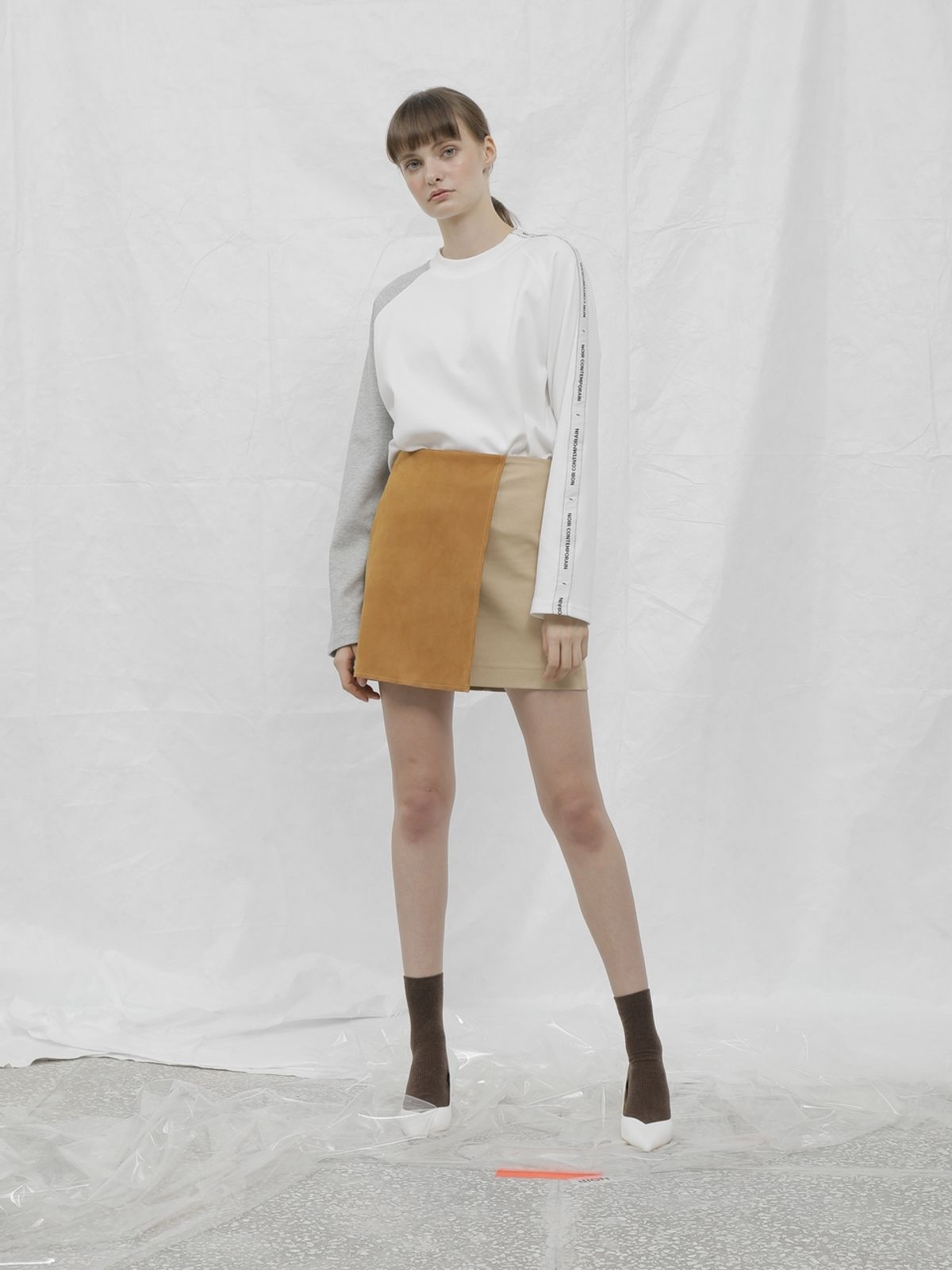 느와(NOIR) Su Skirt