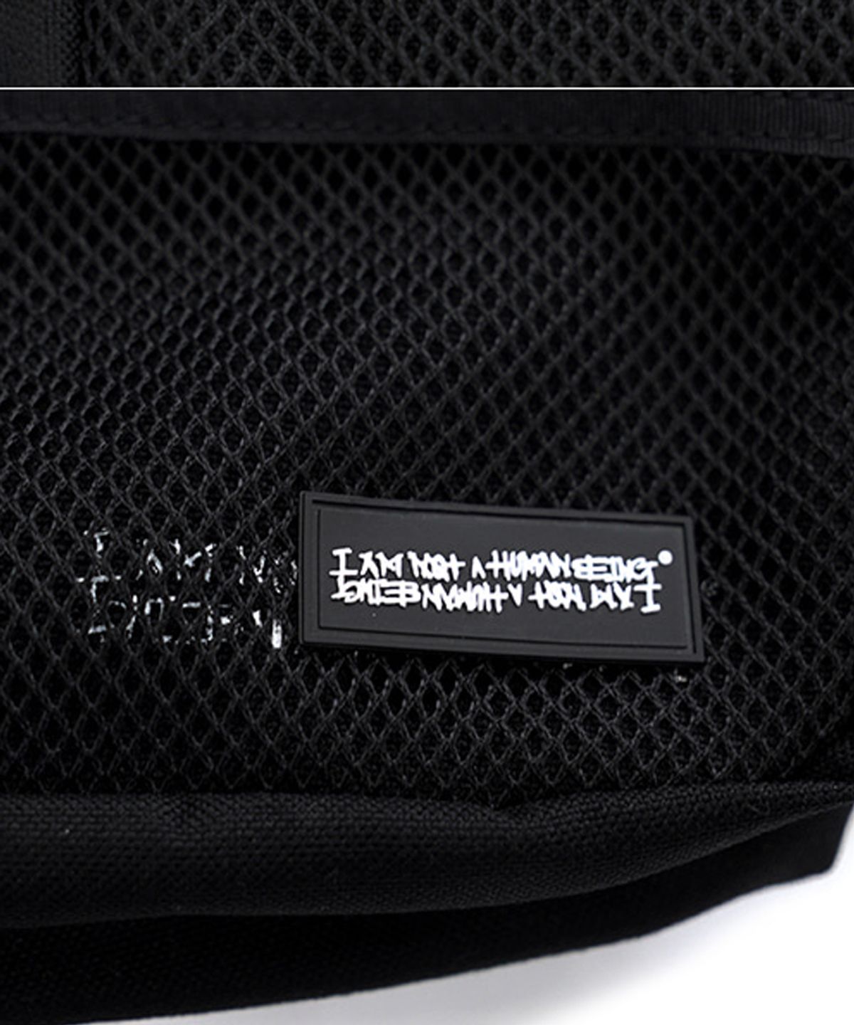 아임낫어휴먼비잉(I AM NOT A HUMAN BEING) LOGO UTILITY BAG - BLACK