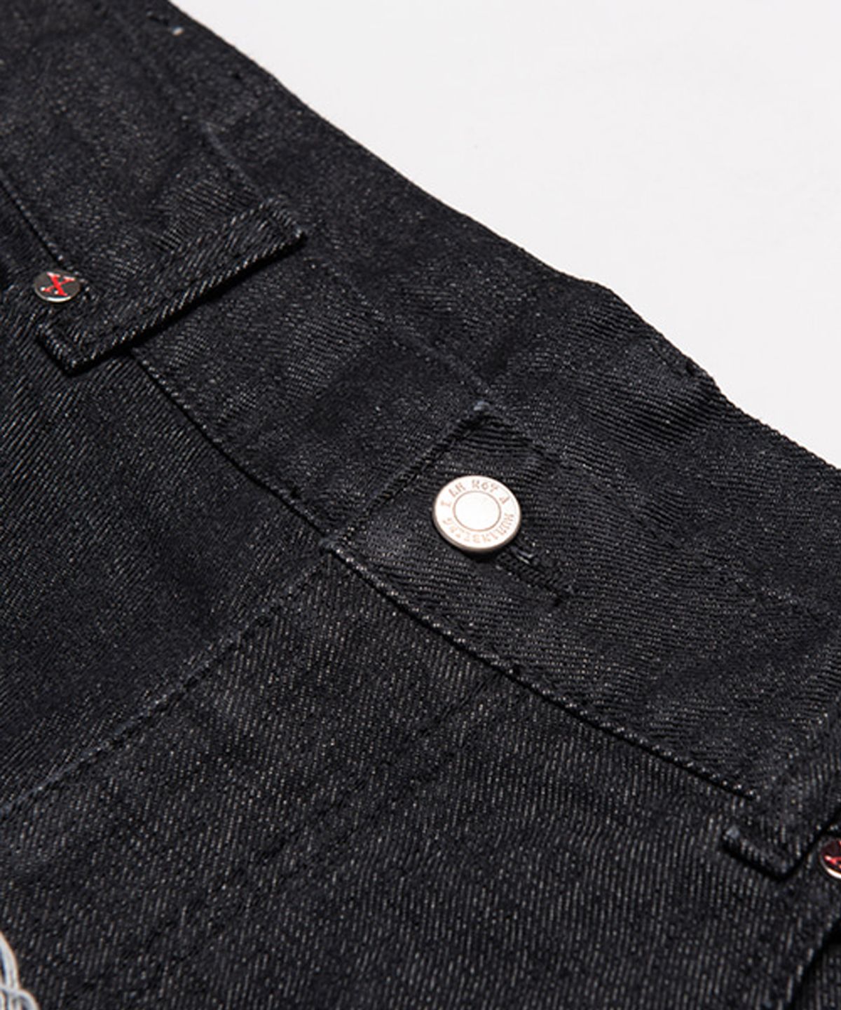 아임낫어휴먼비잉(I AM NOT A HUMAN BEING) PLASTIC FACE PATCHED DENIM PANTS - O/C