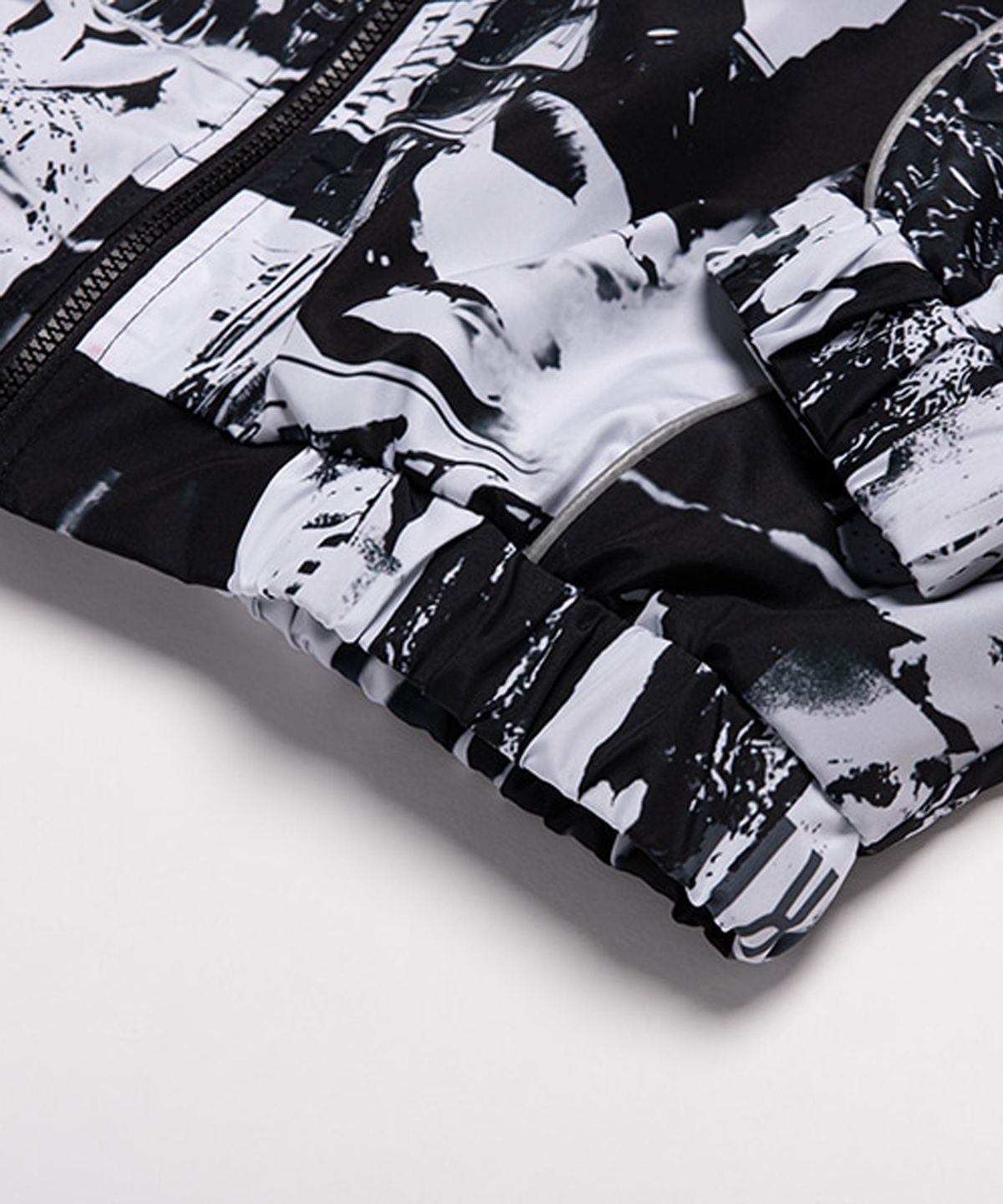 아임낫어휴먼비잉(I AM NOT A HUMAN BEING) TORN PICTURES TRACK JACKET - O/C