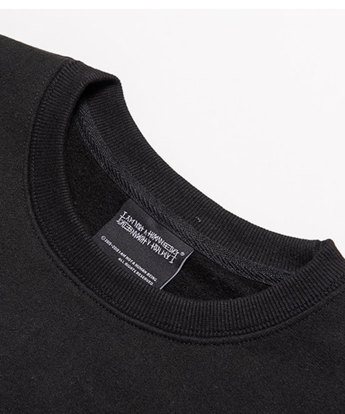 아임낫어휴먼비잉(I AM NOT A HUMAN BEING) HUMANBEING RHINESTONE CREWNECK SWEATSHIRTS - BLACK