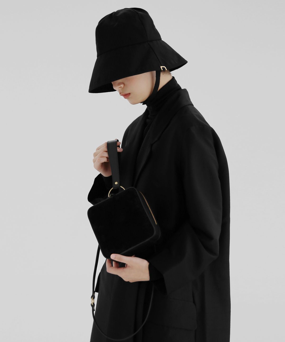 언더컨트롤 스튜디오(UNDERCONTROL STUDIO) BLOCK BAG / RING STRAP / FUR / BLACK