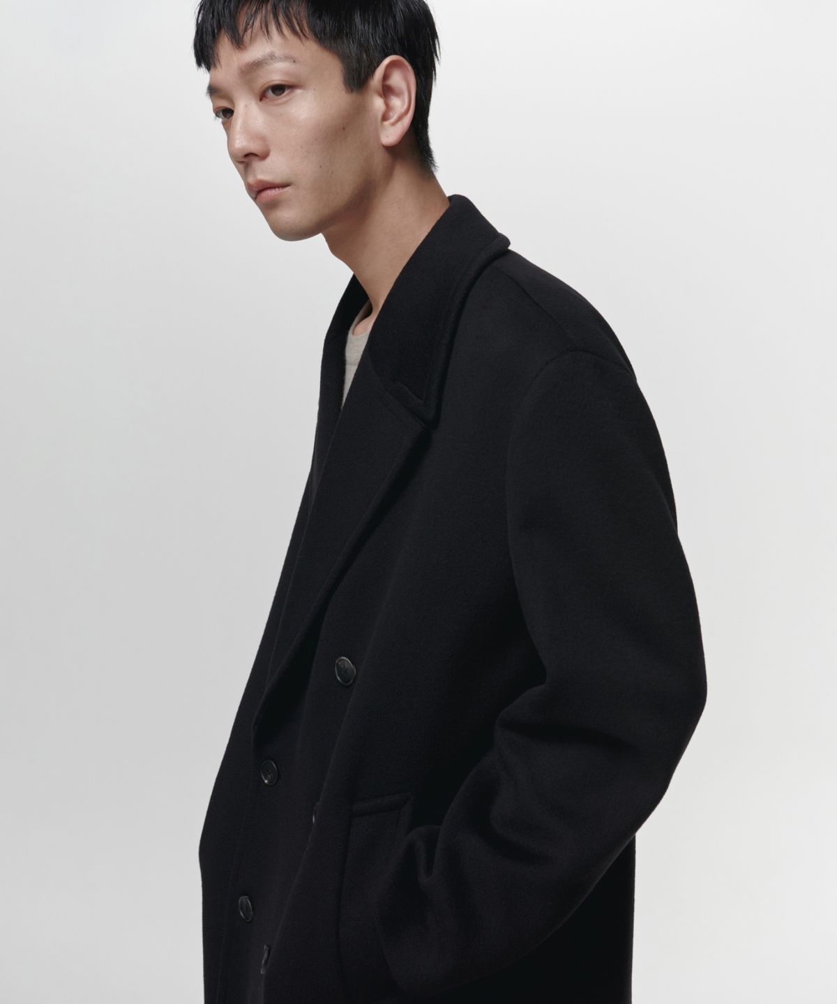 무신사 스탠다드(MUSINSA STANDARD) 캐시미어 블렌드 오버사이즈 더블 코트 [블랙]