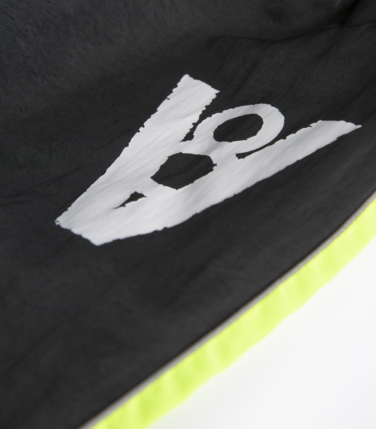 바이브레이트(VIBRATE) V8 - LINE PATCH JOGGER PANTS (BLACK & NEON)