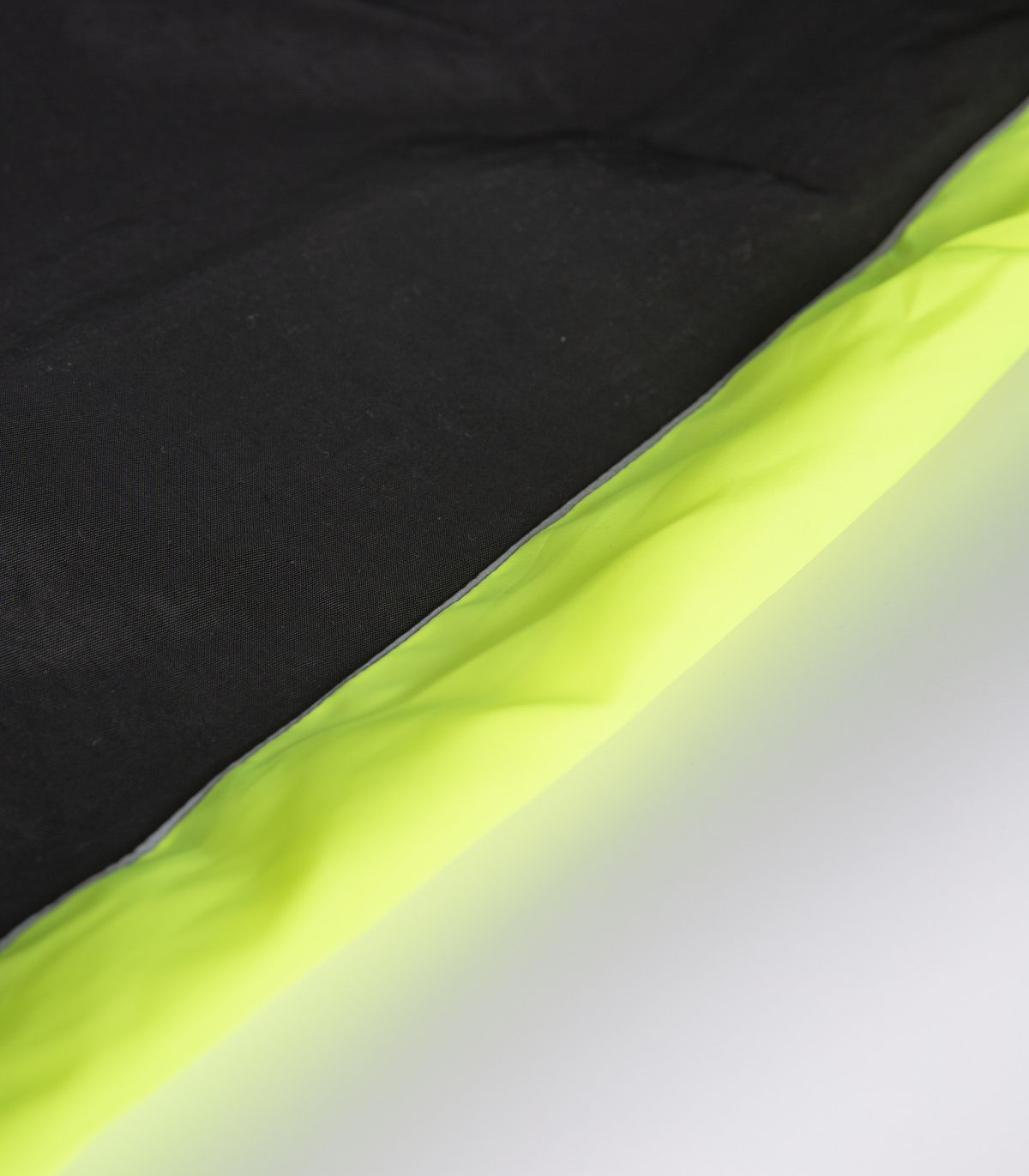 바이브레이트(VIBRATE) V8 - LINE PATCH JOGGER PANTS (BLACK & NEON)