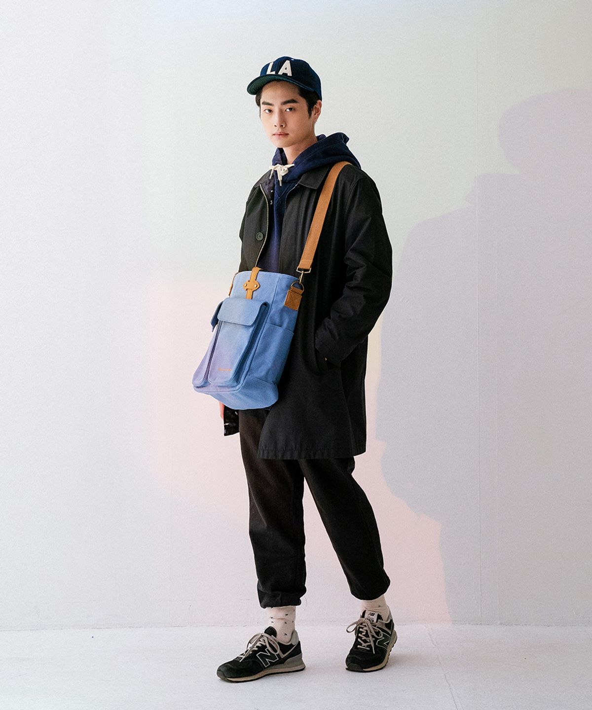 에이지 그레이(AGED GRAY) 빈티지크로스카툰투포켓(블루)
