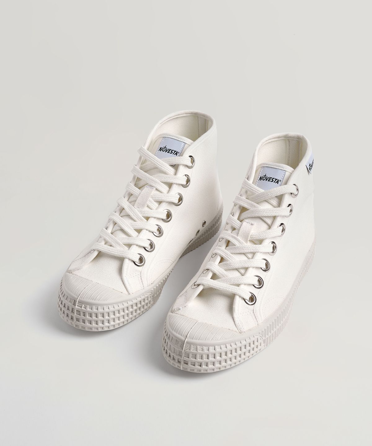 노베스타(NOVESTA) 드리블 White