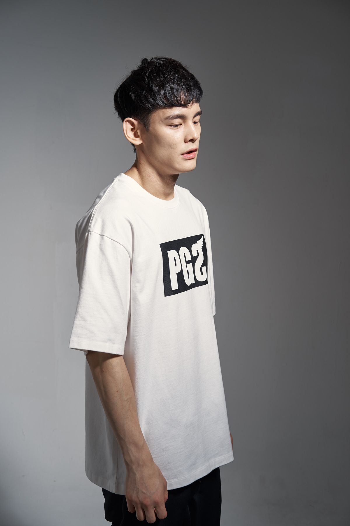 피글스(PIGLES) 베이직 박스로고 티셔츠(화이트)