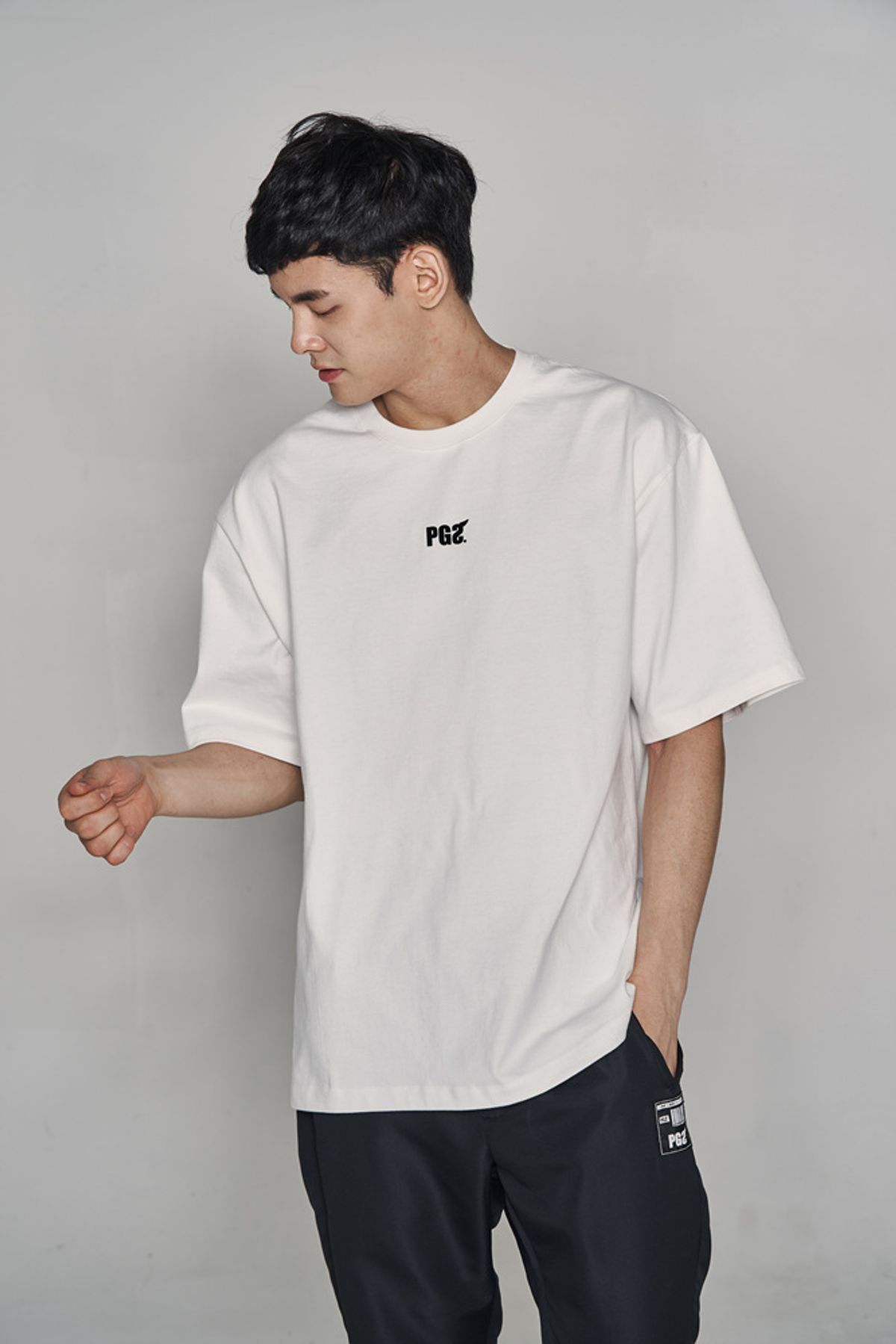 피글스(PIGLES) 무빙로고 티셔츠(화이트)