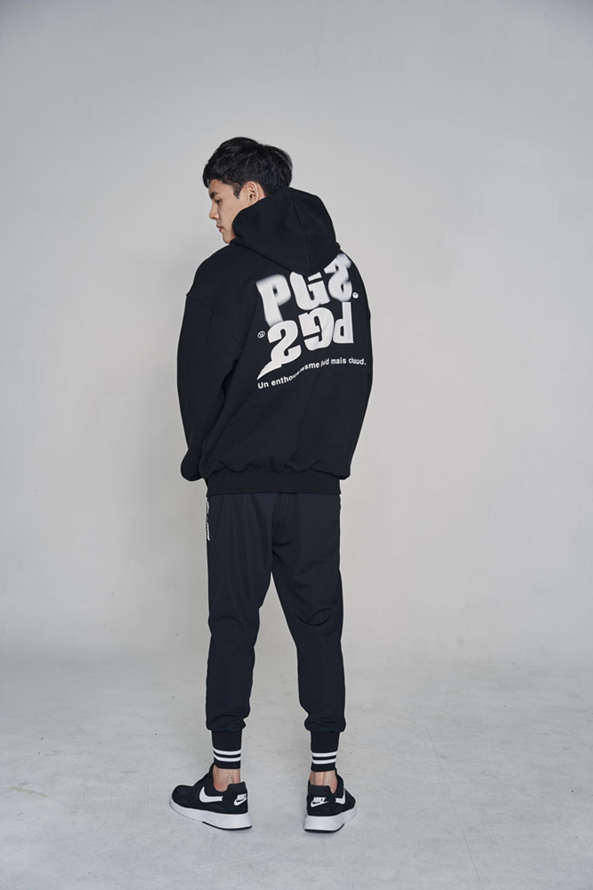 피글스(PIGLES) 무빙 로고 후드티(2 color)