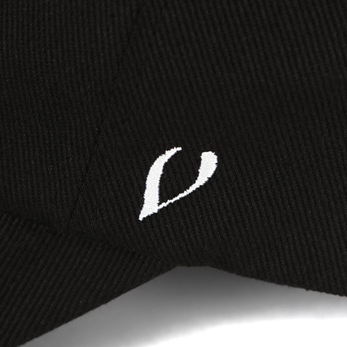 바이브레이트(VIBRATE) BLACK LINE - TRIANGLE VISOR BALL CAP (BLACK)