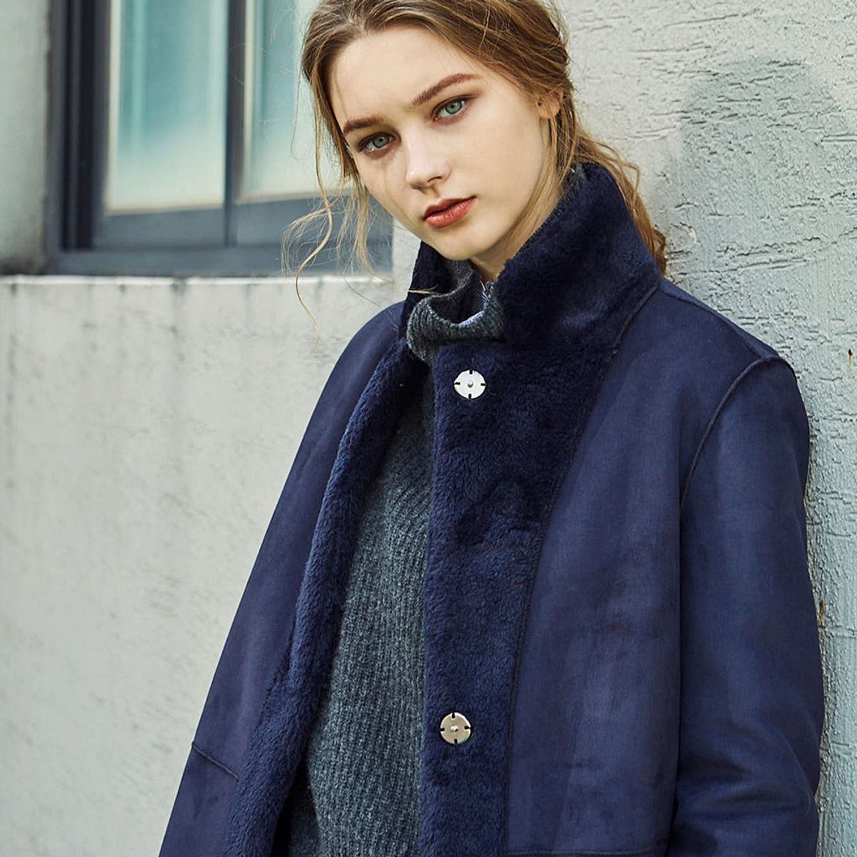 핀블랙(PINBLACK) REVER LAMB LONG MUSTANG NAVY