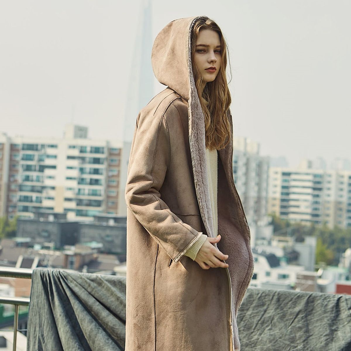 핀블랙(PINBLACK) REVER LAMB HOOD MUSTANG BEIGE